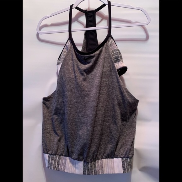 Nike Tops - NIKE Women’s Workout Top